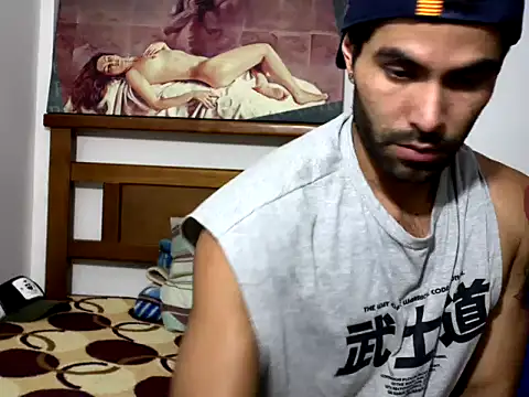 Snapshot of hideonbush051 chatting on 11, 11, 2025 hideonbush051 online show from 11, 11, 2025