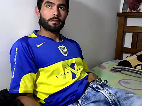 Snapshot of hideonbush051 chatting on 24, 11, 2025 hideonbush051 online show from 24, 11, 2025