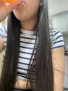 Salome golvert online show from 5, 11, 2025