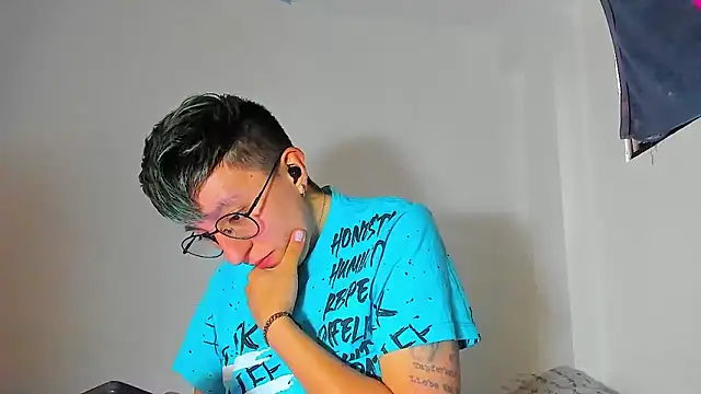 Sexyboy 666 online show from 16, 12, 2025