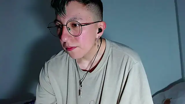 Sexyboy 666 online show from 30, 11, 2025