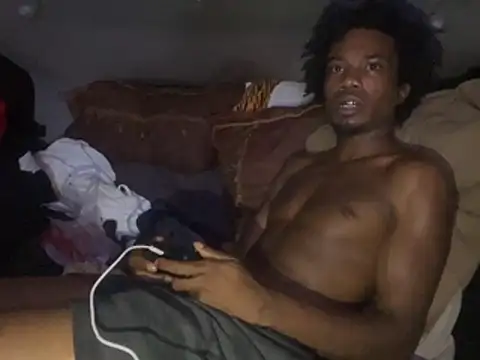 SlimeCrownzOut5 online show from 3, 2, 2026