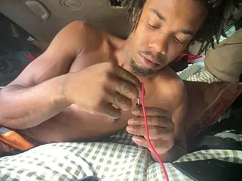 SlimeCrownzOut5 online show from 17, 4, 2026