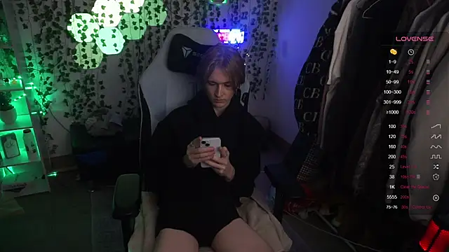 Snapshot of twinkben chatting on 14, 2, 2025 twinkben online show from 14, 2, 2025