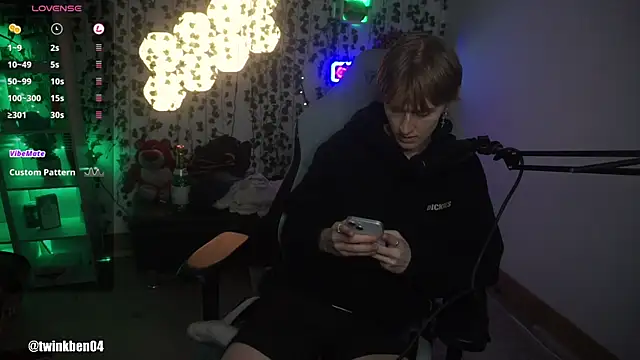 Snapshot of twinkben chatting on 9, 9, 2025 twinkben online show from 9, 9, 2025
