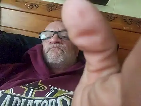 justjerkinaround666 online show from 4, 2, 2026