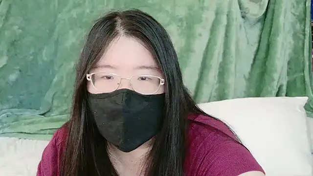 Snapshot of Kara-Nuna chatting on 10, 7, 2026 Kara-Nuna online show from 10, 7, 2026