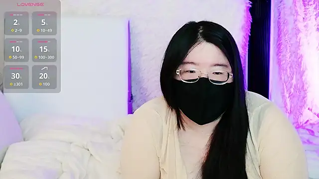 Snapshot of Kara-Nuna chatting on 5, 7, 2026 Kara-Nuna online show from 5, 7, 2026