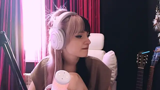 Avi Nile online show from 2, 4, 2026