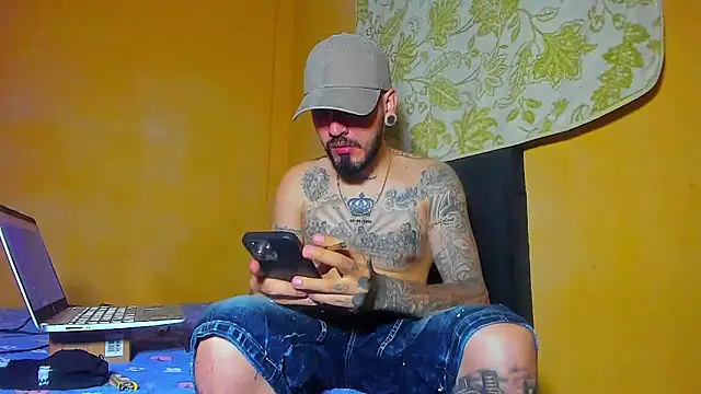 Snapshot of smoker445 chatting on 20, 5, 2026 smoker445 online show from 20, 5, 2026