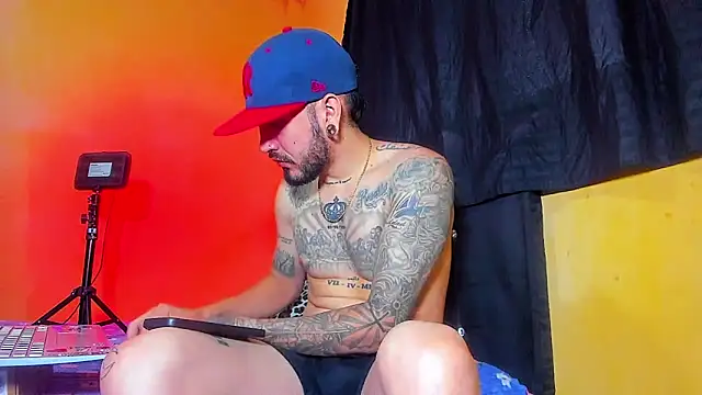 Snapshot of smoker445 chatting on 18, 6, 2026 smoker445 online show from 18, 6, 2026