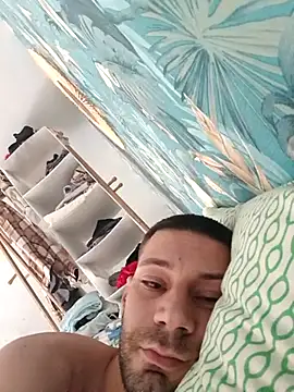 Snapshot of litleboy92 chatting on 15, 10, 2025 litleboy92 online show from 15, 10, 2025