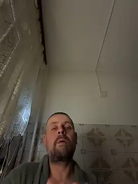 Snapshot of Huncutkuki chatting on 1, 12, 2025 Huncutkuki online show from 1, 12, 2025