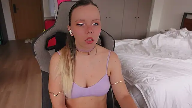 Ayra Lust online show from 9, 2, 2026