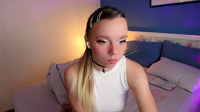 Ayra Lust online show from 27, 3, 2026