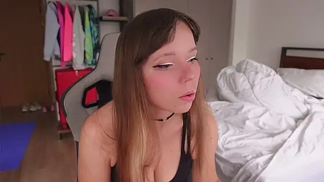 Ayra Lust online show from 6, 3, 2026