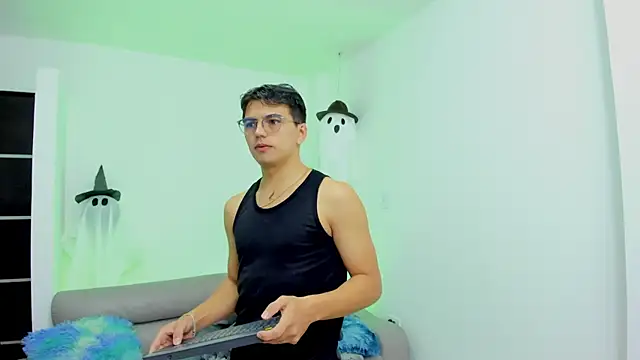 UNIVERSAL SEXX  online show from 13, 10, 2025