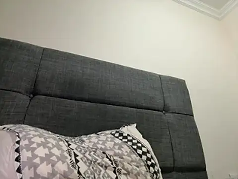 laynufff online show from 22, 4, 2026