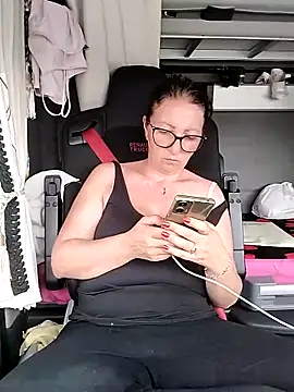 cuplubijoanna online show from 18, 4, 2026