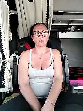 cuplubijoanna online show from 15, 4, 2026