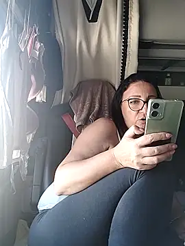 Snapshot of cuplubijoanna chatting on 4, 11, 2025 cuplubijoanna online show from 4, 11, 2025