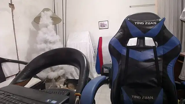 Snapshot of yohatinelly07 chatting on 27, 11, 2025 yohatinelly07 online show from 27, 11, 2025