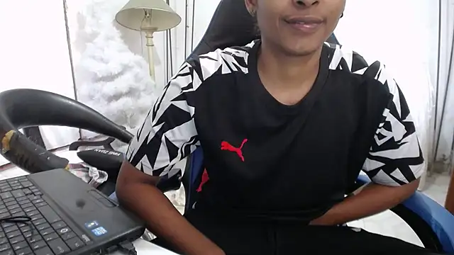 Snapshot of yohatinelly07 chatting on 28, 11, 2025 yohatinelly07 online show from 28, 11, 2025