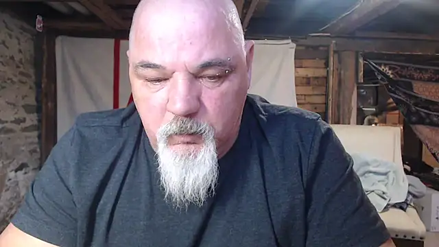 Newfiesausage1972 online show from 1, 3, 2026