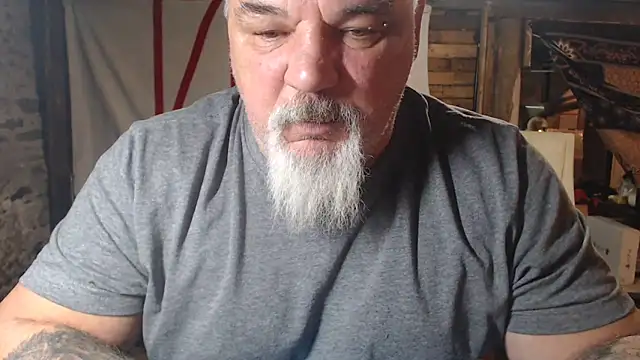 Newfiesausage1972 online show from 11, 2, 2026