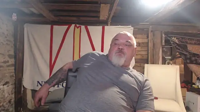 Newfiesausage1972 online show from 10, 2, 2026