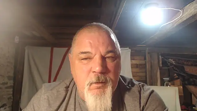 Newfiesausage1972 online show from 9, 2, 2026