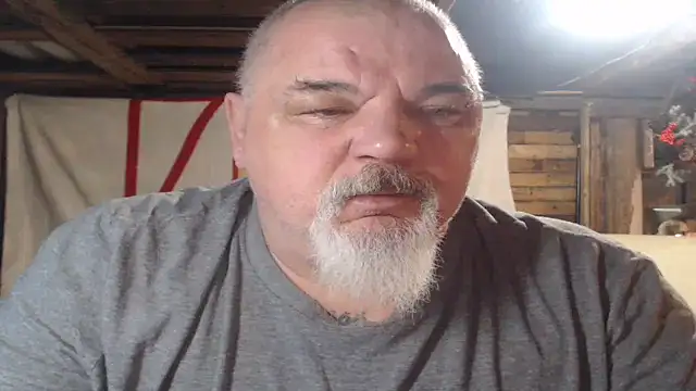 Newfiesausage1972 online show from 8, 2, 2026