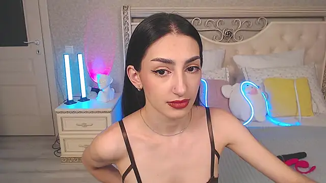 Lina Robbins online show from 8, 4, 2026