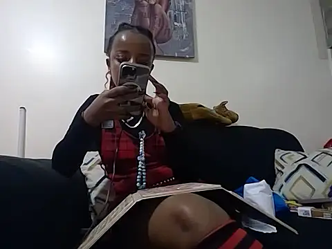 hoely grail01 online show from 16, 1, 2026