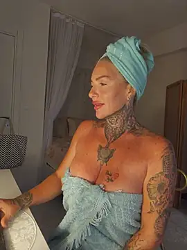 YourMommyBlair online show from 19, 6, 2026