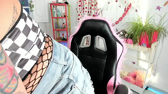 lady sontse  online show from 10, 4, 2026