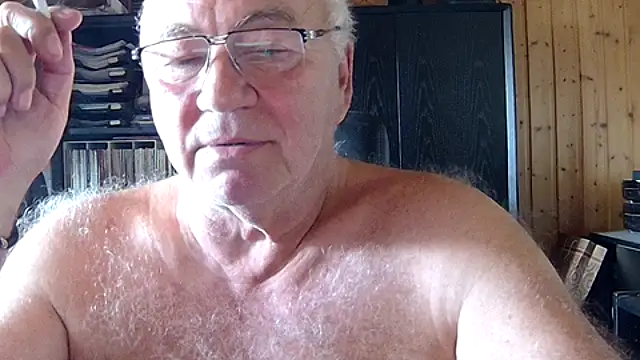 Snapshot of biggandybig chatting on 8, 5, 2026 biggandybig online show from 8, 5, 2026