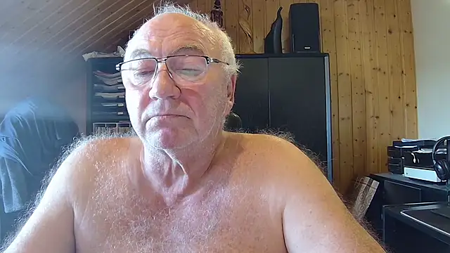 Snapshot of biggandybig chatting on 9, 5, 2026 biggandybig online show from 9, 5, 2026