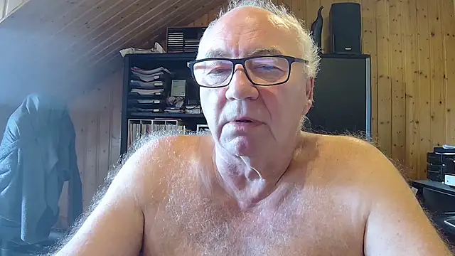 Snapshot of biggandybig chatting on 18, 5, 2026 biggandybig online show from 18, 5, 2026