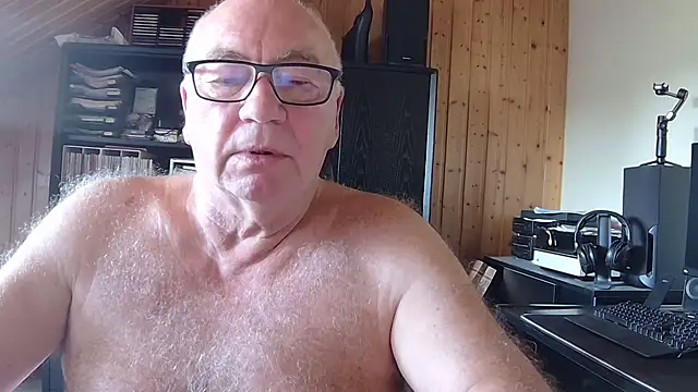 Snapshot of biggandybig chatting on 24, 5, 2026 biggandybig online show from 24, 5, 2026