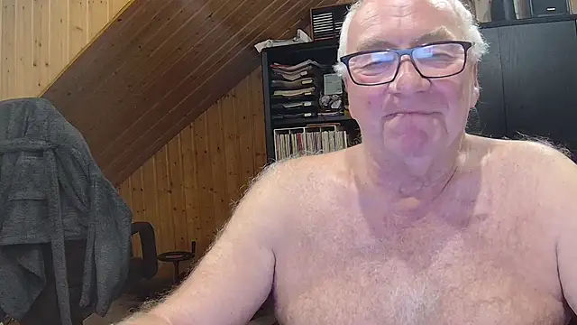 Snapshot of biggandybig chatting on 15, 5, 2026 biggandybig online show from 15, 5, 2026