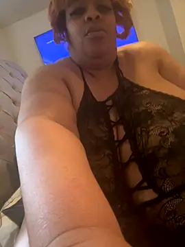 Missredboneo12 online show from 3, 11, 2025