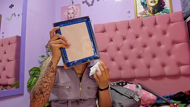 Snapshot of Yaumiko chatting on 25, 11, 2025 Yaumiko online show from 25, 11, 2025