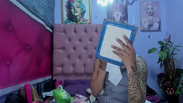 Snapshot of Yaumiko chatting on 15, 10, 2025 Yaumiko online show from 15, 10, 2025