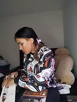 Snapshot of Yaumiko chatting on 1, 6, 2026 Yaumiko online show from 1, 6, 2026