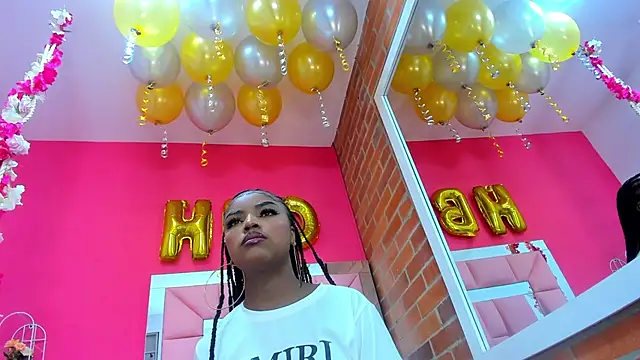 Snapshot of malu_horny_69 chatting on 6, 12, 2024 malu horny 69 online show from 6, 12, 2024