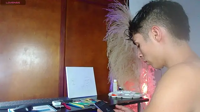 justin alexxx online show from 4, 2, 2025