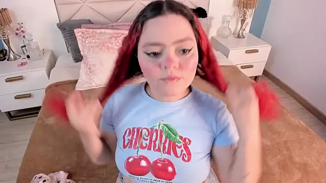 Twwiiggy online show from 15, 2, 2026