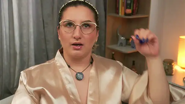 Ximenna Cruz online show from 9, 4, 2026