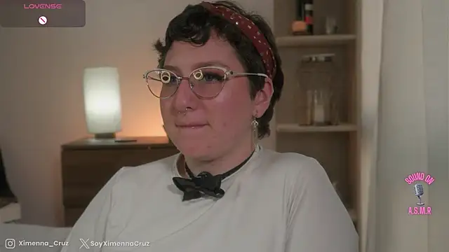 Snapshot of Ximenna_Cruz chatting on 24, 10, 2025 Ximenna Cruz online show from 24, 10, 2025